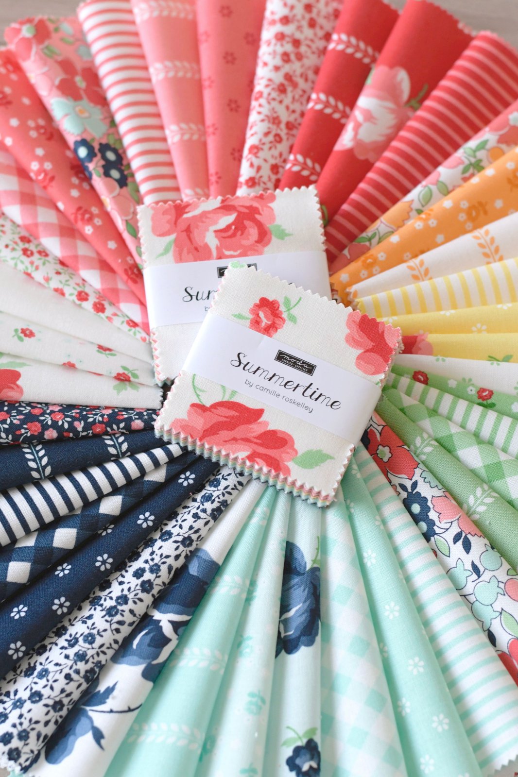 Moda - "Summertime" - Jelly Roll - 100%-cotton 2.5 x 42"-44" 40 pcs